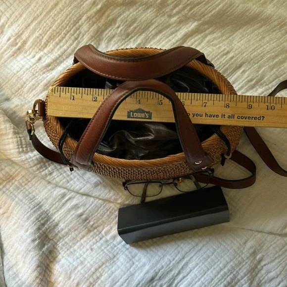 Pulicati Handmade Bags Cane Rattan Basket Cinch-up  Handbag with Crossbody Strap - Picture 3 of 6